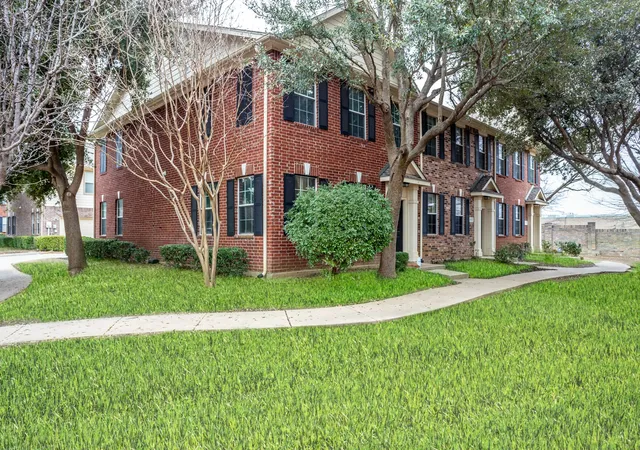Photo 3 of Townhouse for sale at 4116 Kyndra Cir, Richardson, TX 75082 | MLS# 21259962 | Listing updated on 2026-07-18