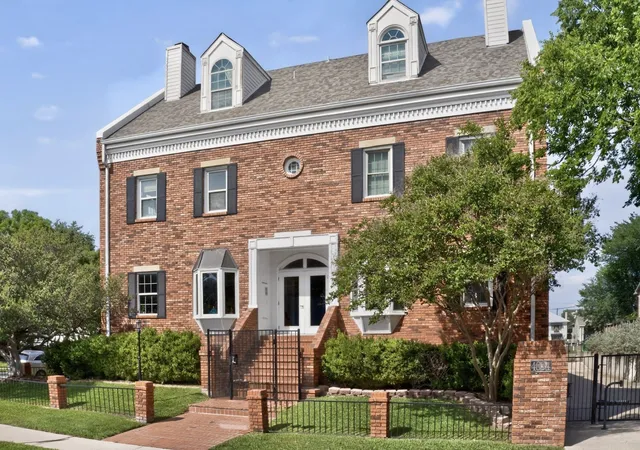 Homes for sale in Dallas, TX | 4034 Rawlins St #207, Dallas, TX 75219 | MLS# 21260064