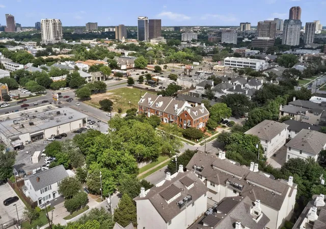 2nd image of 4034 Rawlins St, Dallas, TX 75219