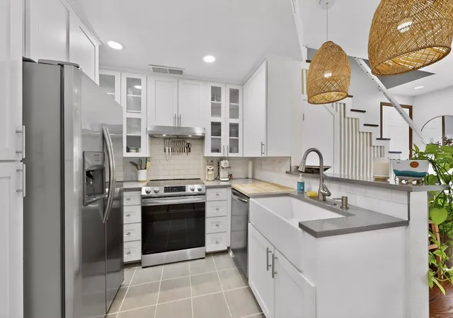 3rd image of 4034 Rawlins St #207, Dallas, TX 75219 | MLS# 21260064