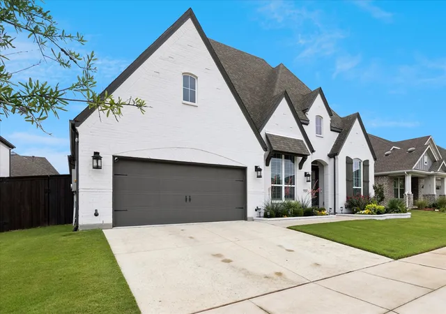 Photo 3 of Single family home for sale at 7529 Switchwood Ln, Fort Worth, TX 76123 | MLS# 21262951 | Listing updated on 2026-08-29