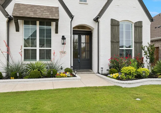 Photo 3 of Single family home for sale at 7529 Switchwood Ln, Fort Worth, TX 76123 | MLS# 21262951 | Listing updated on 2026-08-29