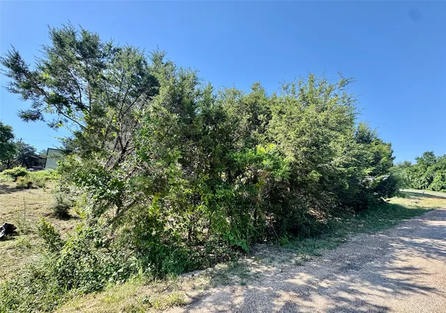8th image of 1033 Indian Dr, Granbury, TX 76048 | MLS# 21263313