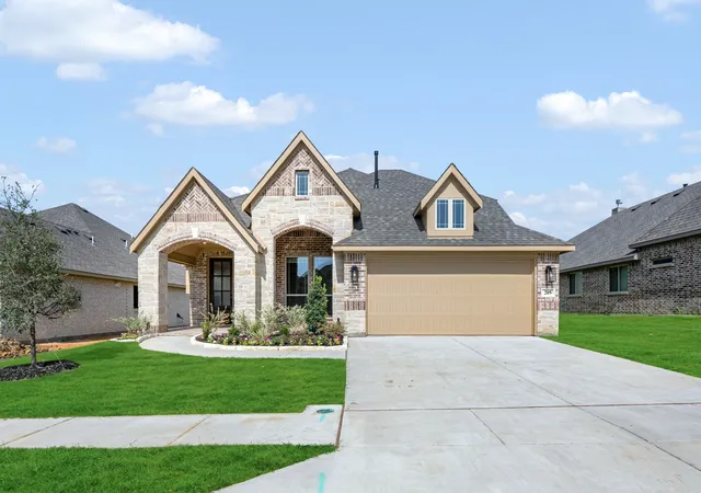 Photo 1 of Single family home for sale at 215 Seminole Trl, Alvarado, TX 76009 | MLS# 21263321 | Listing updated on 2026-10-07