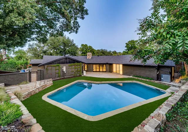 Photo 3 of Sale Pending at 6275 Preston Creek Dr, Dallas, TX 75240 | MLS# 21263314 | Listing updated on 2026-09-26