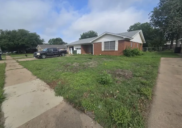 Homes for sale in Wichita Falls, TX | 4208 Kingsbury Dr, Wichita Falls, TX 76309 | MLS# 21258872