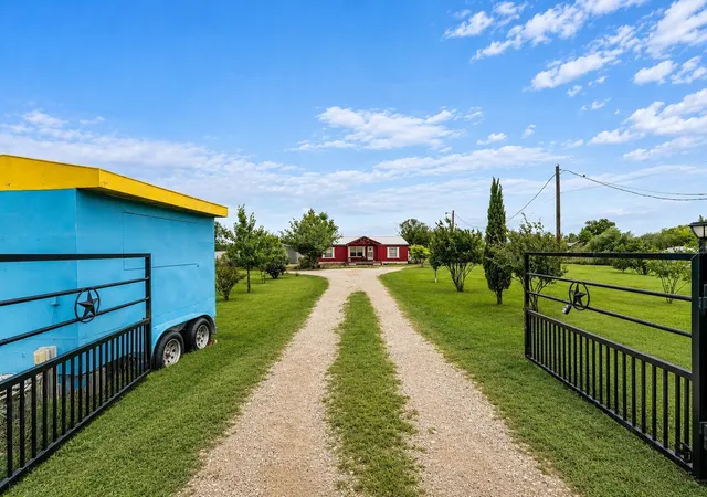 Photo 1 of Manufactured home for sale at 2412 Luisa Ln, Alvarado, TX 76009 | MLS# 21255216 | Listing updated on 2026-08-27