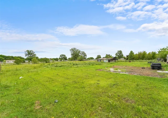 Photo 4 of Manufactured home for sale at 2412 Luisa Ln, Alvarado, TX 76009 | MLS# 21255216 | Listing updated on 2026-08-27
