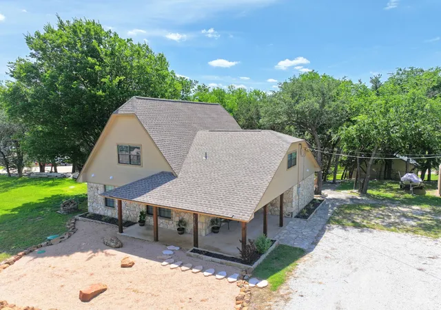 Photo 3 of Single family home for sale at 1425 Blackhawk Cir, Granbury, TX 76048 | MLS# 21260887 | Listing updated on 2026-08-26