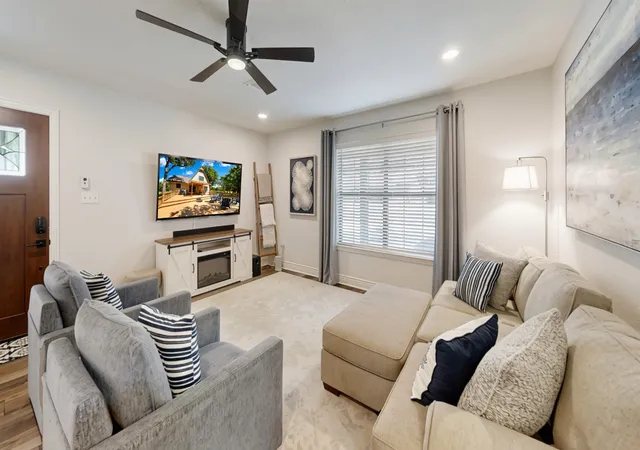 Photo 3 of Single family home for sale at 1425 Blackhawk Cir, Granbury, TX 76048 | MLS# 21260887 | Listing updated on 2026-09-24