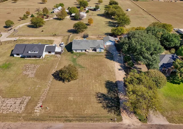 Homes for sale in Lorena, TX | 134 Thiele Rd, Lorena, TX 76655 | MLS# 21261990