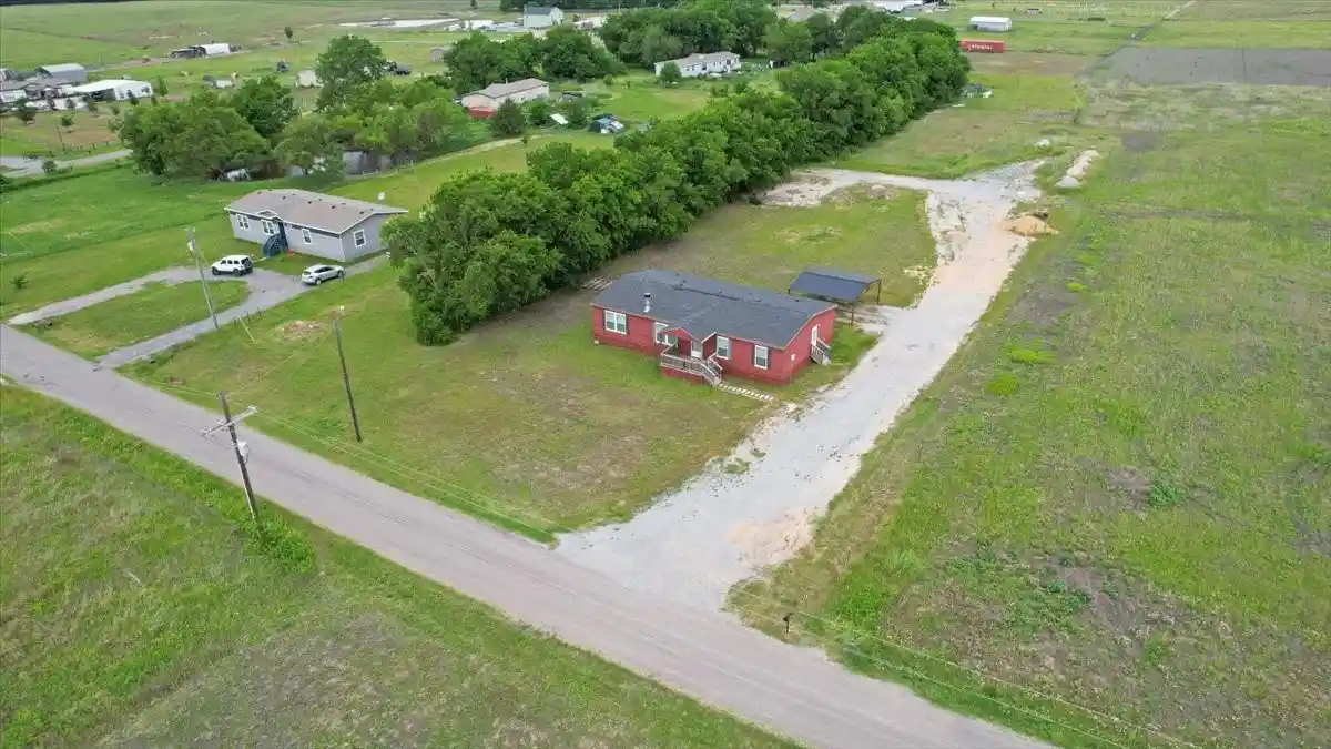 Manufactured home for sale at 8791 County Road 1143, Celeste, TX 75423 | MLS# 21262682
