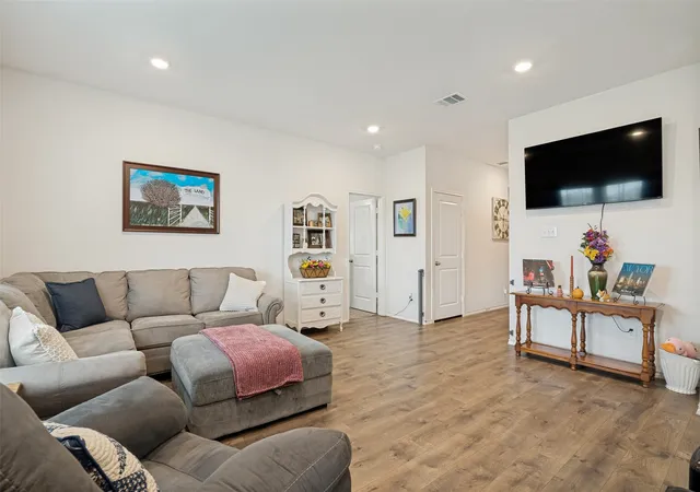 Photo 3 of Single family home for sale at 732 Meadow Creek Ln, Josephine, TX 75189 | MLS# 21263269 | Listing updated on 2026-07-28