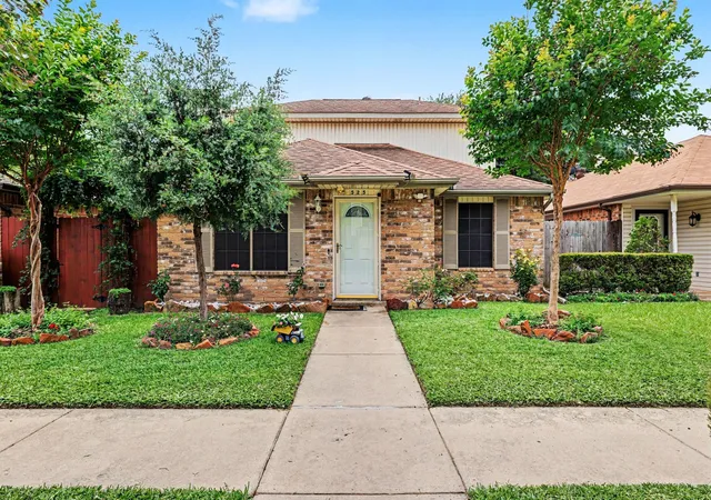 Homes for sale in Irving, TX | 525 Rawls Cir, Irving, TX 75061 | MLS# 21261795