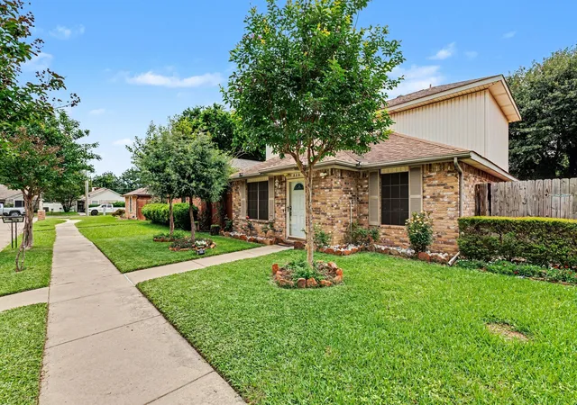 Homes for sale in Irving, TX | 525 Rawls Cir, Irving, TX 75061 | MLS# 21261795