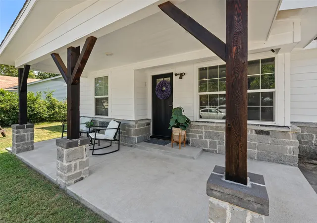 Homes for sale in Mc Gregor, TX | 121 Austin St, Mc Gregor, TX 76657 | MLS# 21263436
