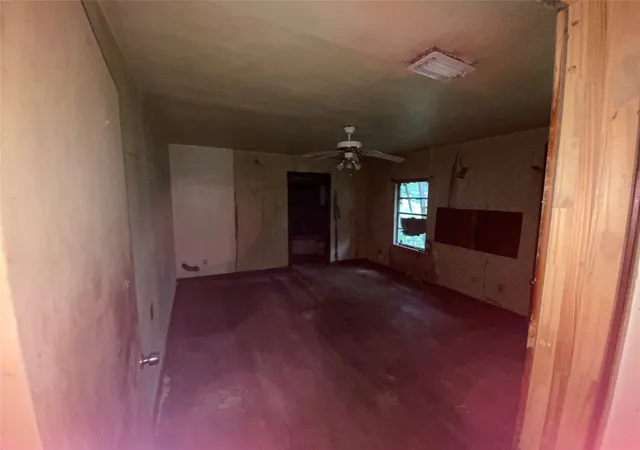 Photo 4 of Sale Pending at 927 Dalzell St, Shreveport, LA 71104 | MLS# 21249484 | Listing updated on 2026-07-07