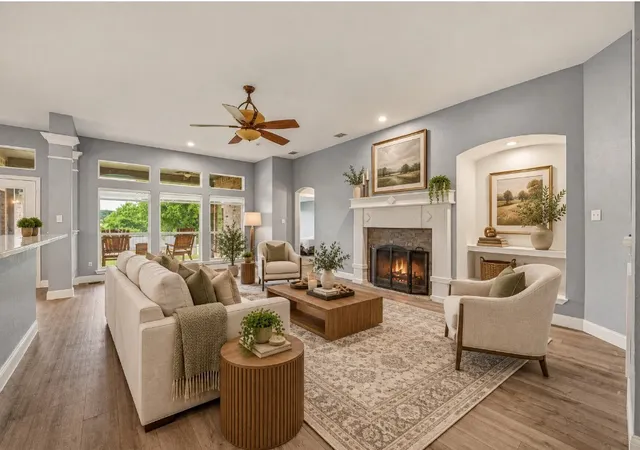 Photo 3 of Single family home for sale at 1914 Bentwater Pkwy, Granbury, TX 76049 | MLS# 21262262 | Listing updated on 2026-10-08