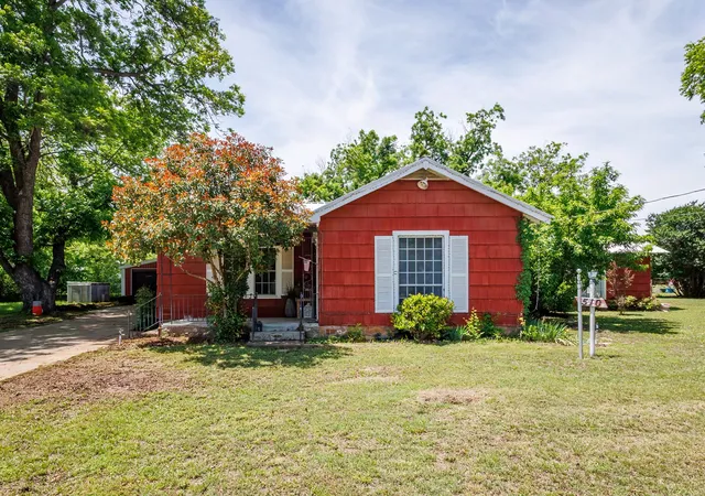 Homes for sale in Rising Star, TX | 510 S Main St, Rising Star, TX 76471 | MLS# 21263176
