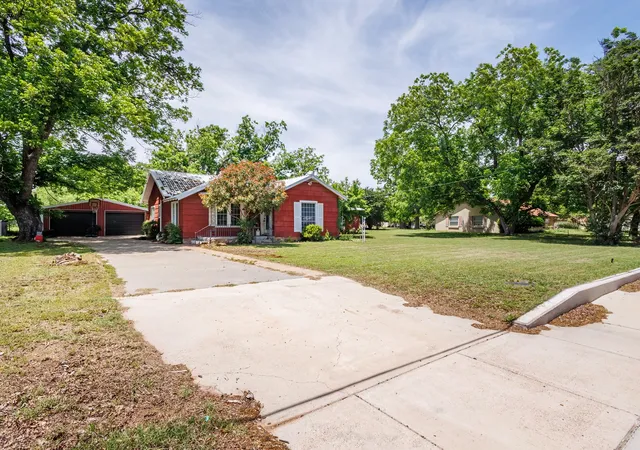 Homes for sale in Rising Star, TX | 510 S Main St, Rising Star, TX 76471 | MLS# 21263176