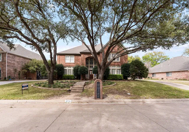 Photo 2 of Sale Pending at 6724 E Park, Fort Worth, TX 76132 | MLS# 21258031 | Listing updated on 2026-07-21