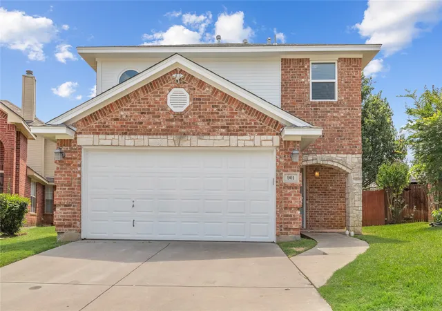 Homes for sale in Euless, TX | 901 Saddle Dr, Euless, TX 76039 | MLS# 21257559
