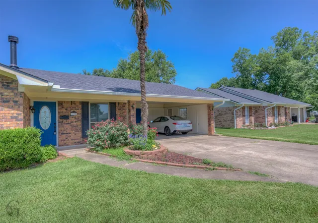 Photo 4 of Single family home for sale at 1905 Miles St, Bossier City, LA 71112 | MLS# 21262870 | Listing updated on 2026-08-31