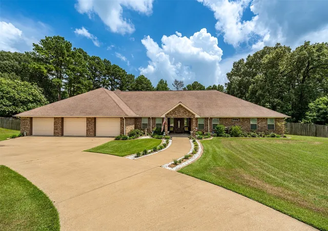 Photo 1 of Single family home for sale at 19135 Bynum, Flint, TX 75762 | MLS# 21263579 | Listing updated on 2026-07-17