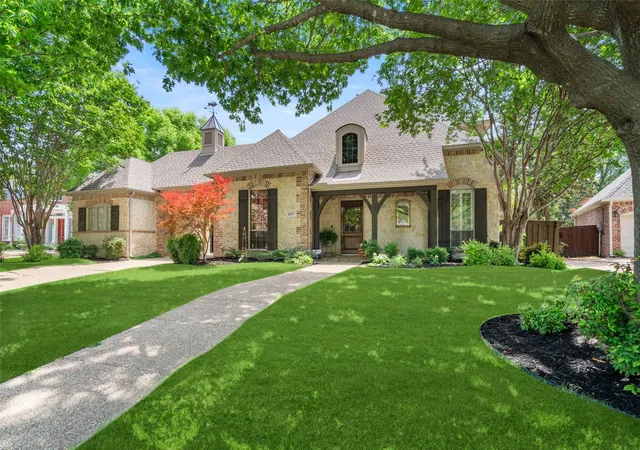 Photo 3 of Sale Pending at 1097 Limestone Ct, Allen, TX 75013 | MLS# 21263299 | Listing updated on 2026-08-30