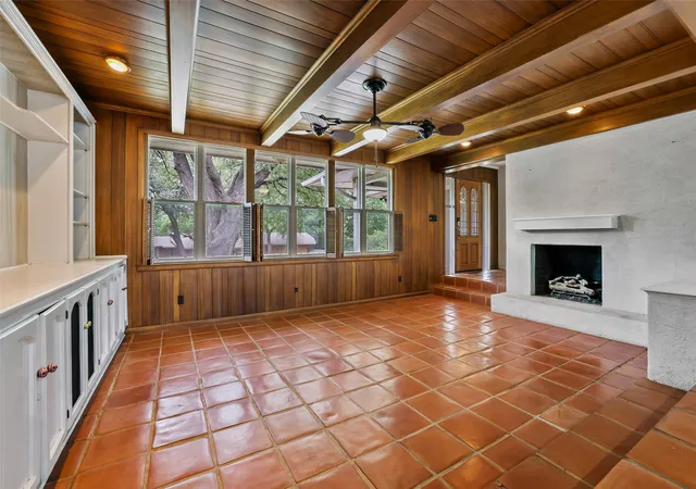 Photo 3 of Single family home for sale at 716 Westwood Dr, Sherman, TX 75092 | MLS# 21263307 | Listing updated on 2026-10-08