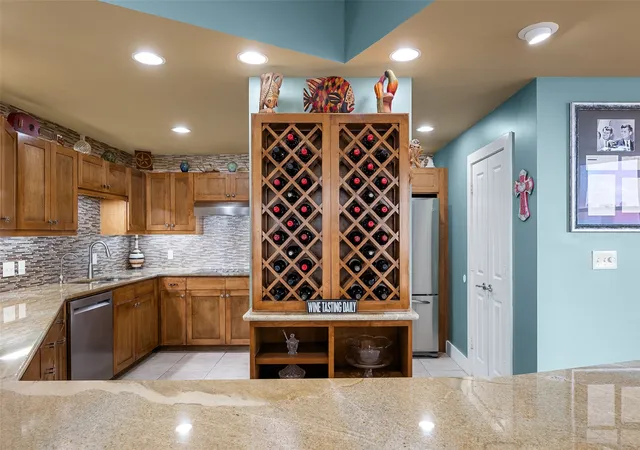 Photo 4 of Condo for sale at 411 W 7Th St #806, Fort Worth, TX 76102 | MLS# 21263595 | Listing updated on 2026-08-27