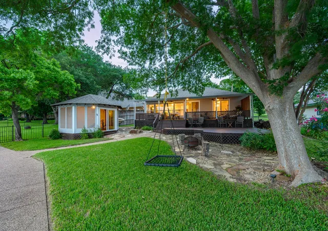 Homes for sale in Gun Barrel City, TX | 431 Jib Dr, Gun Barrel City, TX 75156 | MLS# 21259182