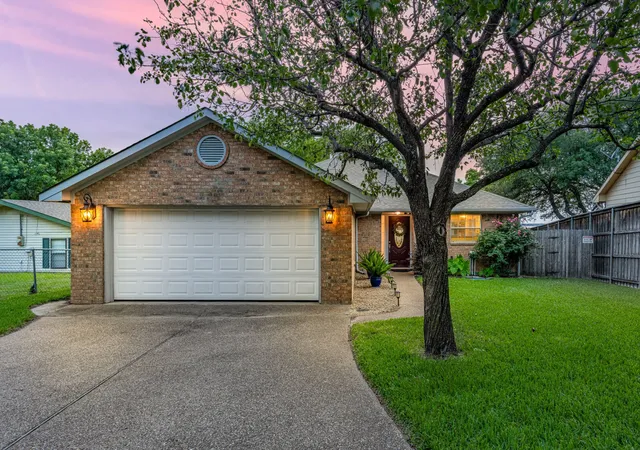 Homes for sale in Gun Barrel City, TX | 431 Jib Dr, Gun Barrel City, TX 75156 | MLS# 21259182