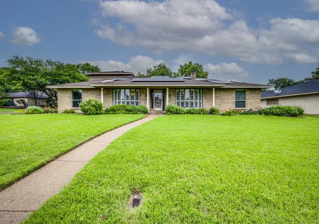Photo 1 of Sale Pending at 947 Rock Canyon Dr, Duncanville, TX 75137 | MLS# 21263659 | Listing updated on 2026-08-19