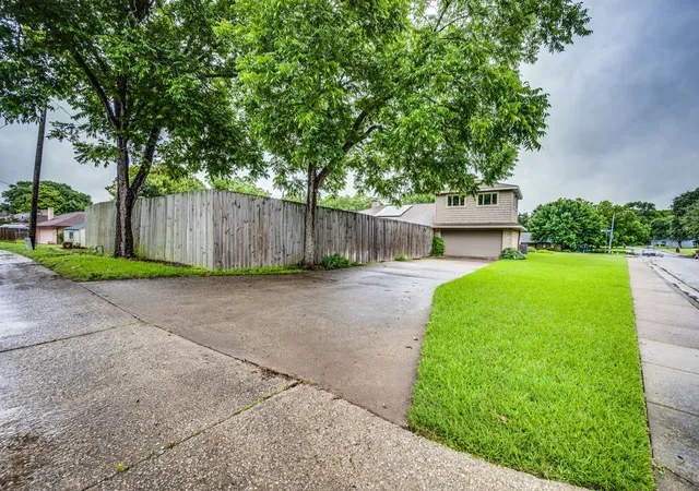 Photo 38 of Sale Pending at 947 Rock Canyon Dr, Duncanville, TX 75137 | MLS# 21263659 | Listing updated on 2026-08-19