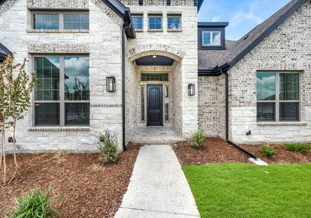 Photo 4 of Single family home for sale at 515 Birthright Ln, Rockwall, TX 75032 | MLS# 21263671 | Listing updated on 2026-09-03