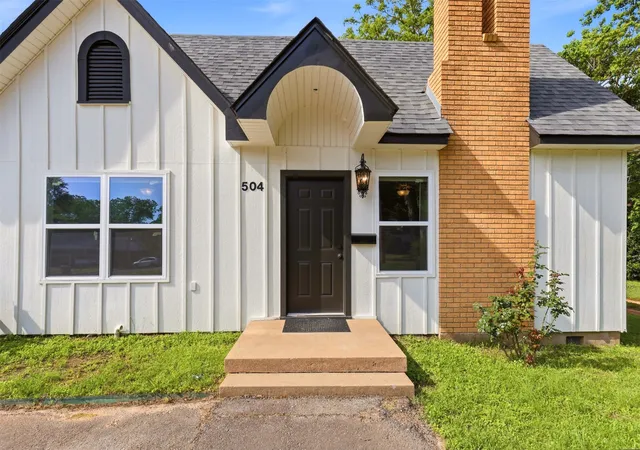 Homes for sale in Pittsburg, TX | 504 Quitman St, Pittsburg, TX 75686 | MLS# 21261690