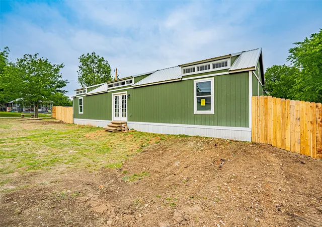 3rd image of 329 Vine St, Dublin, TX 76446 | MLS# 21263636