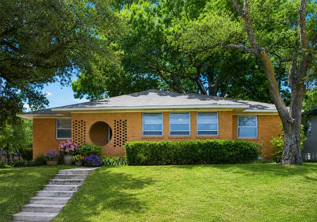 Homes for sale in Dallas, TX | 635 Classen Dr, Dallas, TX 75218 | MLS# 21248848