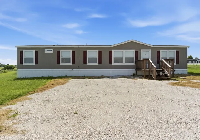 Photo 4 of Single family home for sale at 303 Mesa Rdg, Decatur, TX 76234 | MLS# 21263650 | Listing updated on 2026-08-04