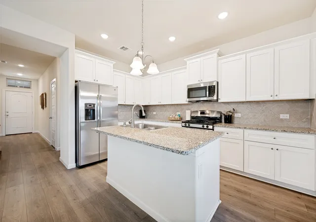 Photo 3 of Single family home for sale at 413 Wiggins Wy, Van Alstyne, TX 75495 | MLS# 21262744 | Listing updated on 2026-08-27