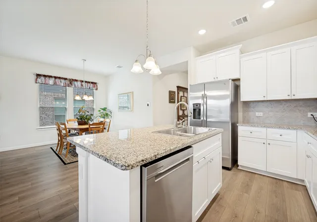 Photo 4 of Single family home for sale at 413 Wiggins Wy, Van Alstyne, TX 75495 | MLS# 21262744 | Listing updated on 2026-08-27