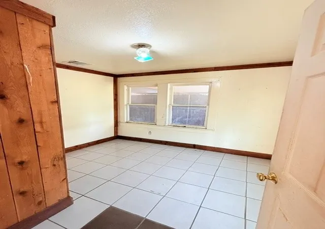 Photo 3 of Sale Pending at 3028 Carnation Ave, Fort Worth, TX 76111 | MLS# 21263588 | Listing updated on 2026-08-24