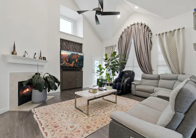 Photo 2 of Single family home for sale at 6229 White Pine Dr, Mc Kinney, TX 75070 | MLS# 21254324 | Listing updated on 2026-08-20