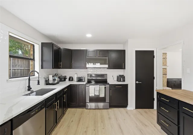 Homes for sale in Carrollton, TX | 2044 Whippoorwill Ln, Carrollton, TX 75006 | MLS# 21263805