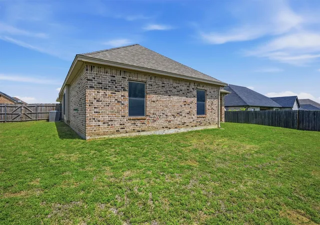 Homes for sale in Collinsville, TX | 714 Mary Lee Ln, Collinsville, TX 76233 | MLS# 21260254