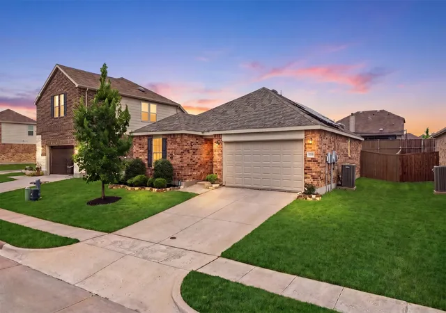 Photo 2 of Single family home for sale at 1628 Trace Dr, Aubrey, TX 76227 | MLS# 21255827 | Listing updated on 2026-07-21