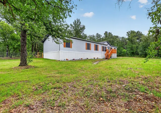 Photo 4 of Manufactured home for sale at 1270 Private Road 3627, Springtown, TX 76082 | MLS# 21261287 | Listing updated on 2026-08-20