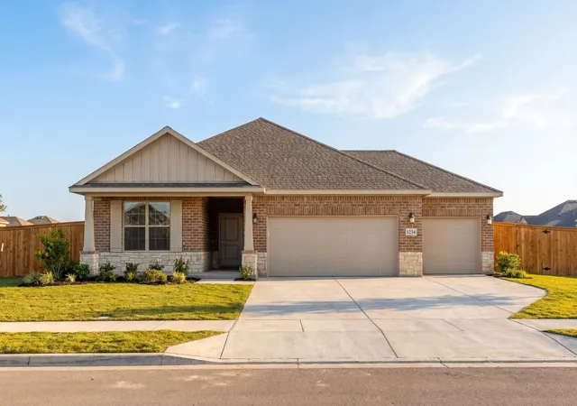 Photo 1 of Single family home for sale at 206 Briarwood Dr, Nevada, TX 75173 | MLS# 21263896 | Listing updated on 2026-08-31