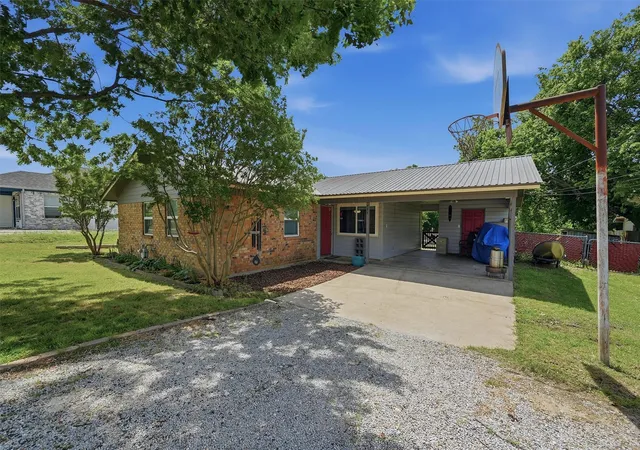 Homes for sale in Gunter, TX | 111 E Pecan St, Gunter, TX 75058 | MLS# 21260281